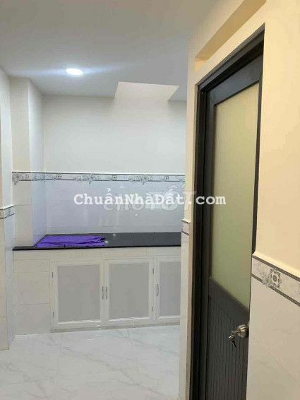 Nhà mới đẹp hẻm 5m TẠ UYÊN Q11, trệt 2 lầu 2pn có máy lạnh 13tr