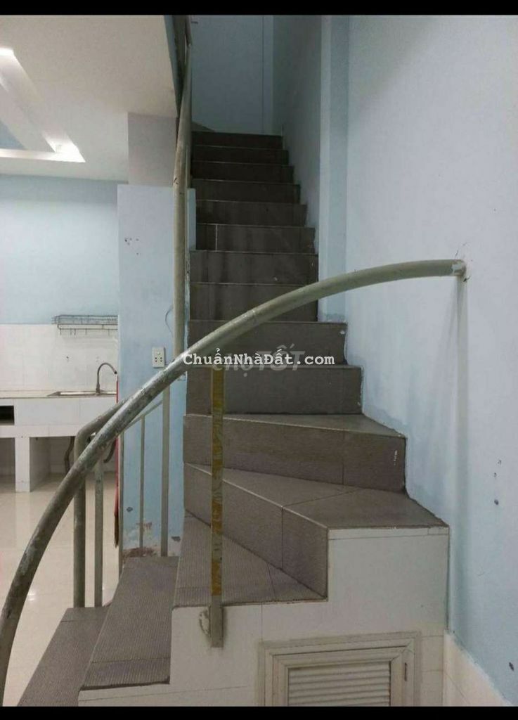 Nhà quận 11 giáp Tân bình giá chỉ 7,5 triệu