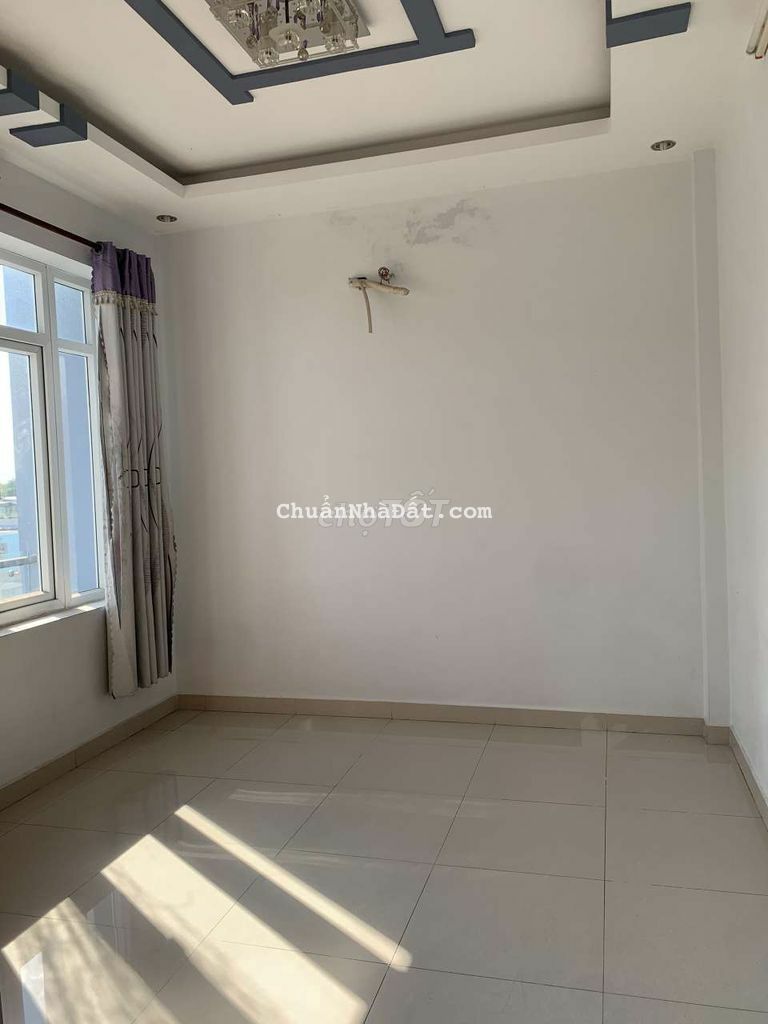 Cho thuê nguyên tầng 2pn1wc ngay Lạc Long Quân - Binh Thới giá chỉ 5.5