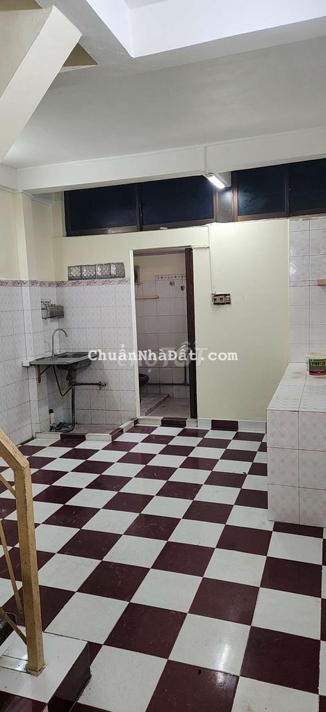 Cho thuê nhà hẻm Lê Đại Hành,4pn, 2wc