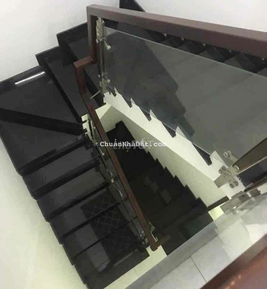 Nhà Mới Đẹp HXT Đường Thái Phiên DT:4x14m 5PN 4WC Nhà Mới Đẹp HXT Đường Thái Phiên DT:4x14m 5PN 4WC