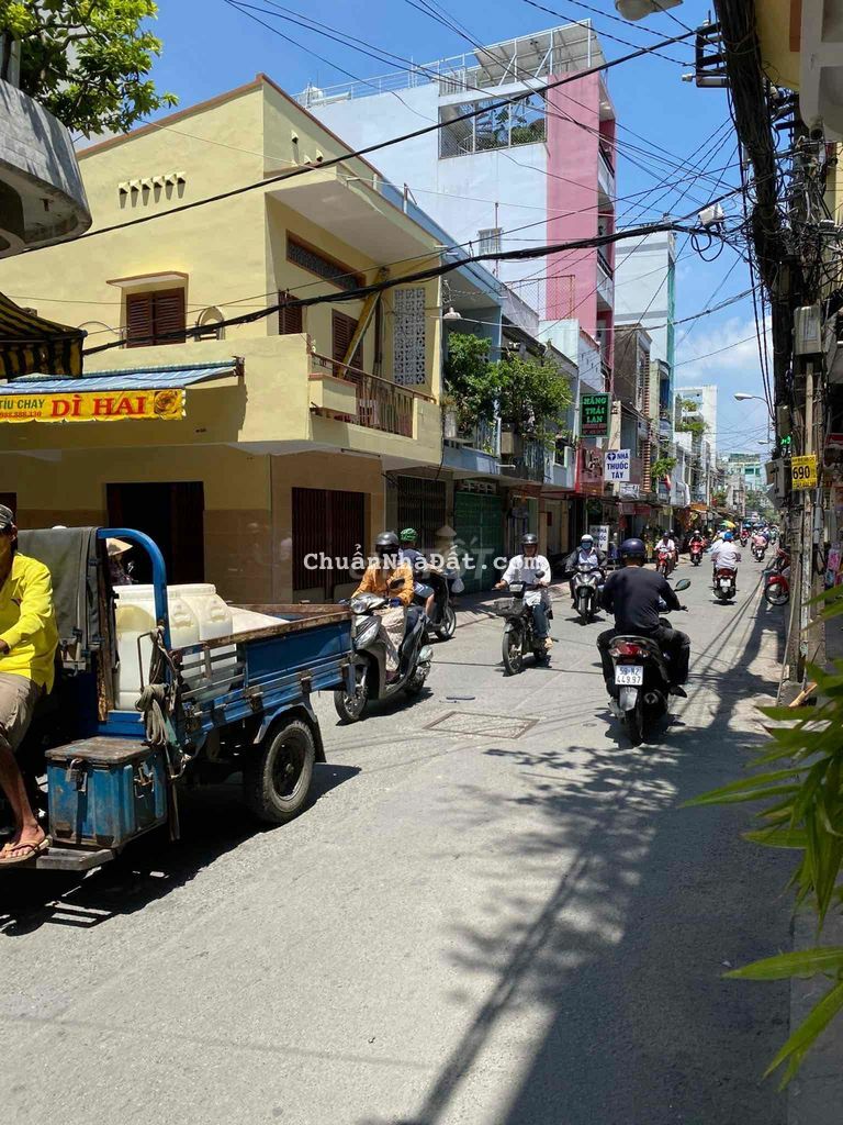 Nhà Mới Đẹp Khu KD sầm uất Đường Lạc Long Quân DT:4x14m 6PN 6WC