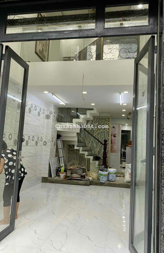 Nhà Mới Đẹp Khu KD sầm uất Đường Lạc Long Quân DT:4x14m 6PN 6WC