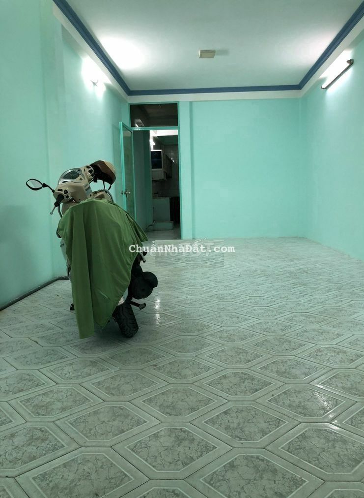 Cho thuê nhà Lạc Long Quân, P10, Q11. DT: 4x15m, 3 lầu. Giá 11.5 triệu Cho thuê nhà Lạc Long Quân, P10, Q11. DT: 4x15m, 3 lầu. Giá 11.5 triệu