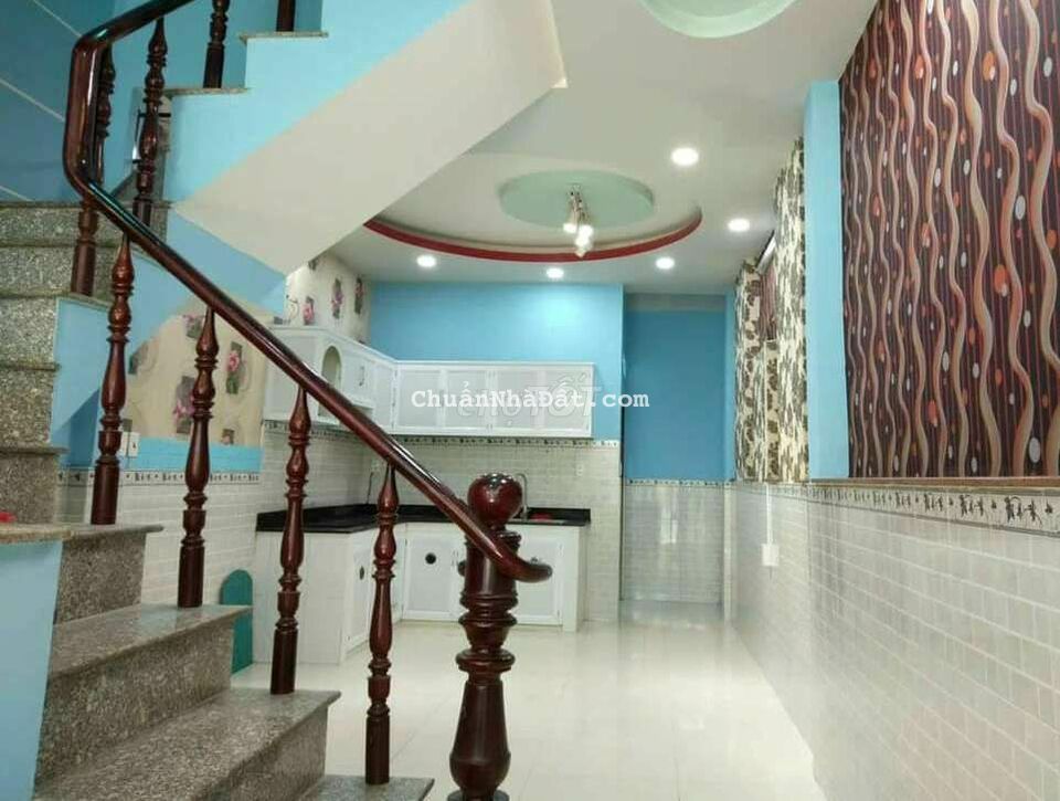 Nhà Đẹp DT:4x15m. 3 Lầu.  4PN 3WC , Nội thất cơ bản . Đường Minh Phụng