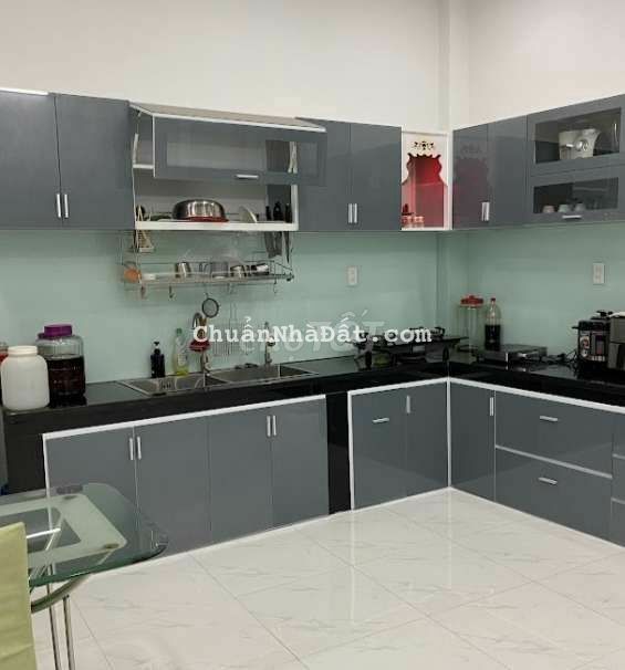 Nhà HXT tránh nhau Lê Đại Hành DT:3,7x16m . 2 Lầu 4PN 3WC