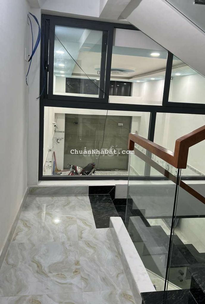 Nhà mặt tiền Đỗ Ngọc Thạnh DT:4x18m. 3 Lầu . 6PN 6WC. Nhà mặt tiền Đỗ Ngọc Thạnh DT:4x18m. 3 Lầu . 6PN 6WC.