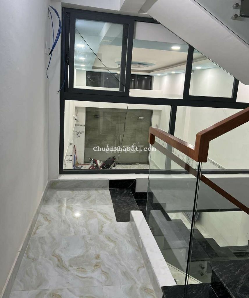 Nhà Mặt Tiền KD Đỗ Ngọc Thạnh DT:4x18m . 3 lầu . 6PN 6WC