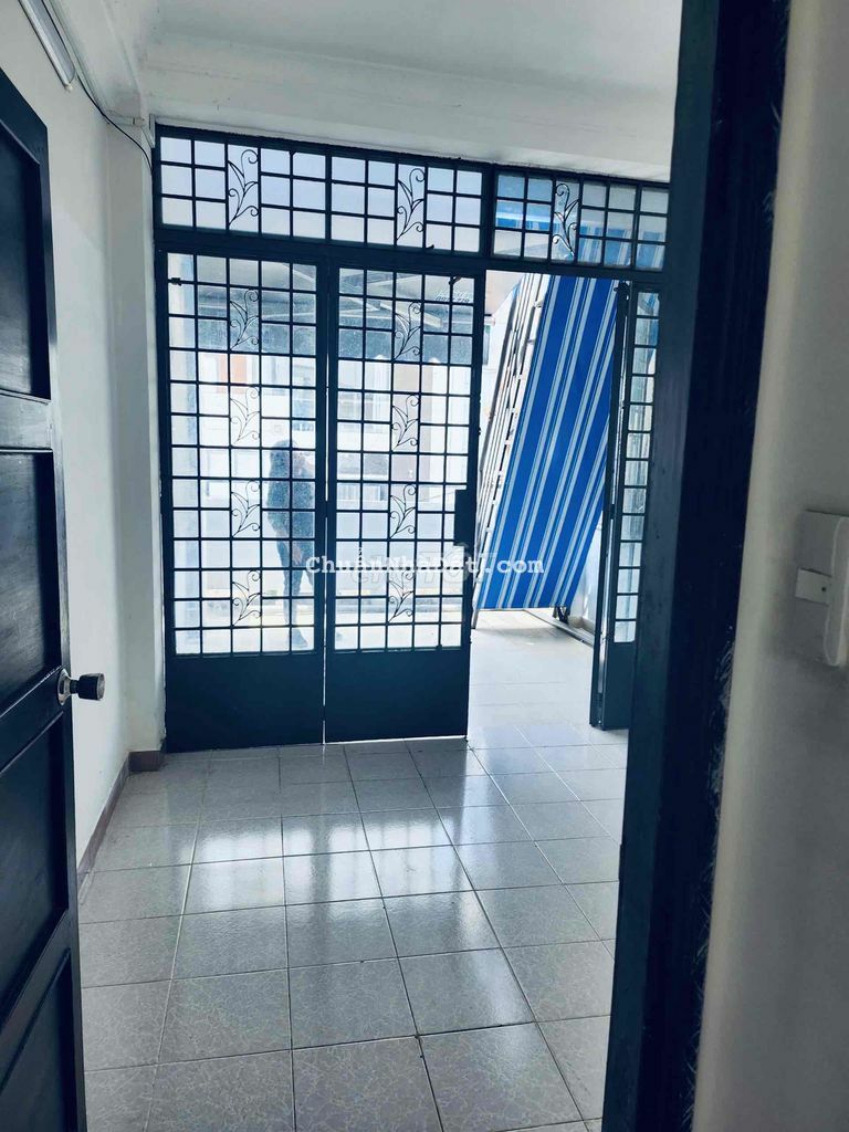 Nhà Khu Vip Hẻm Xe Tải Đường Lê Đại Hành DT: 4x20m , 4PN 4WC