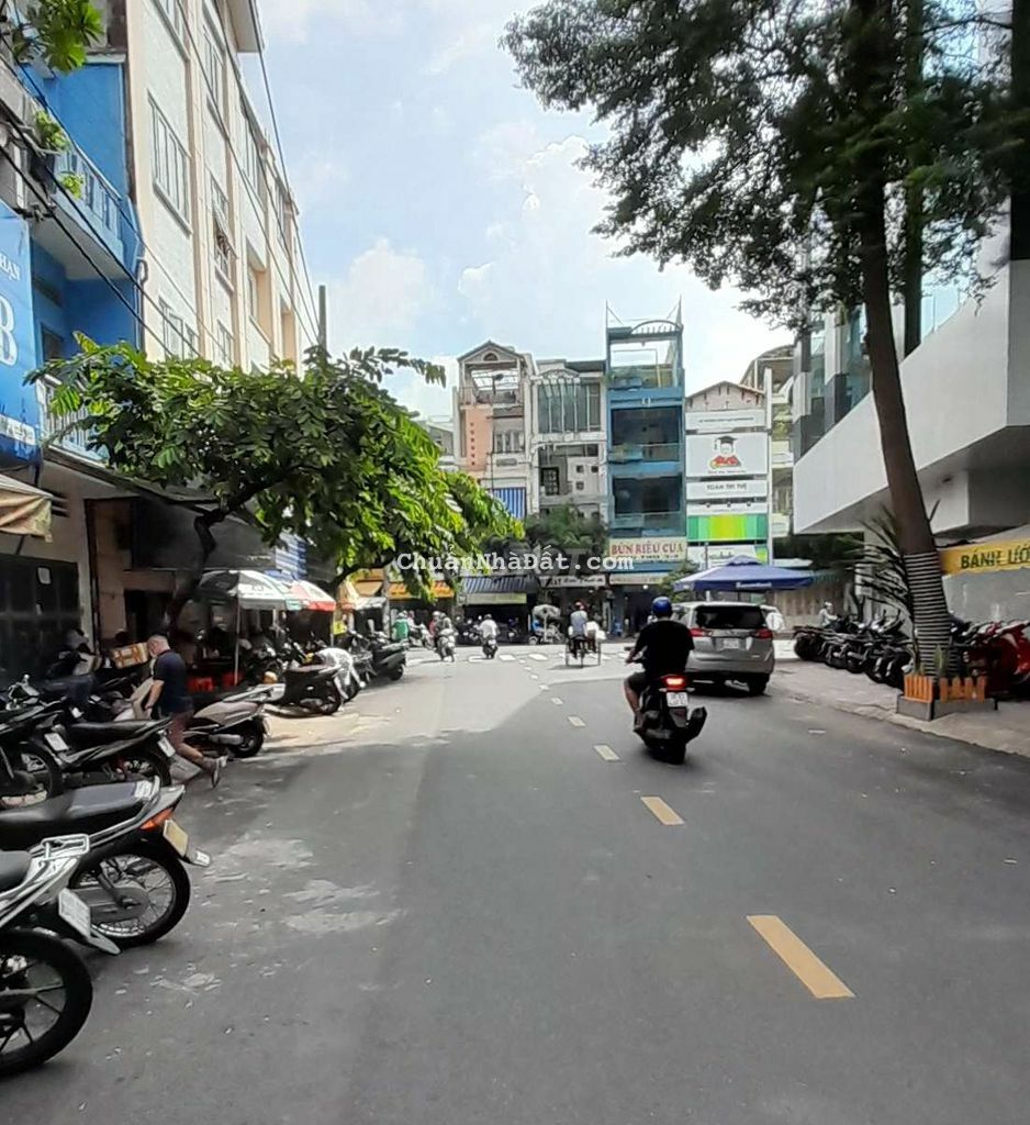 Mặt tiền Cư Xá Bình Thới DT:4x20m. 3 Lầu . 5PN 5WC