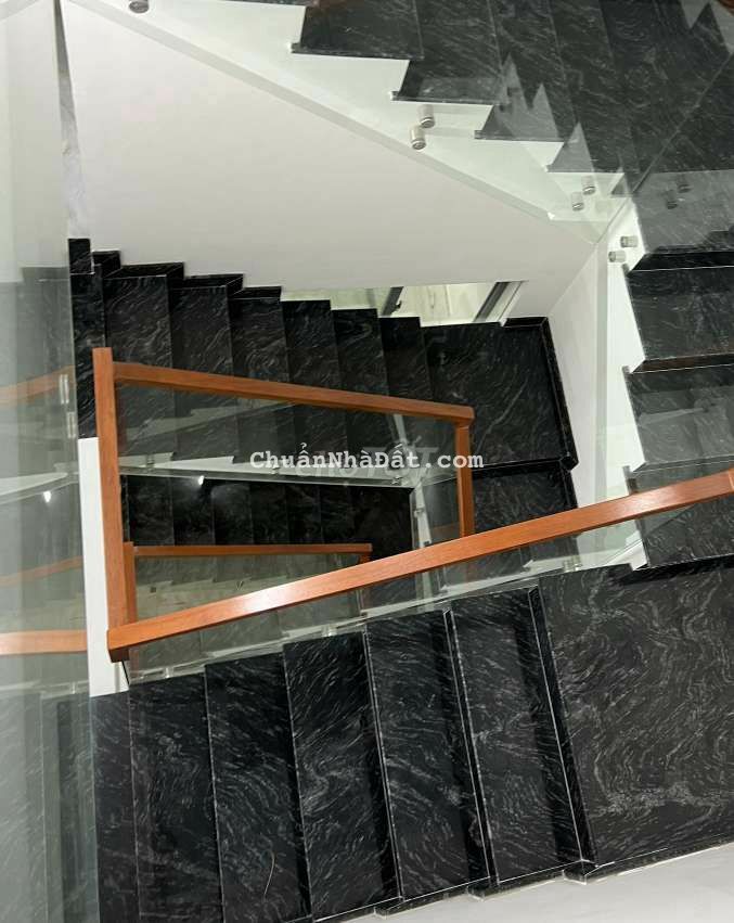 Mặt tiền Cư Xá Bình Thới DT:4x20m. 3 Lầu . 5PN 5WC