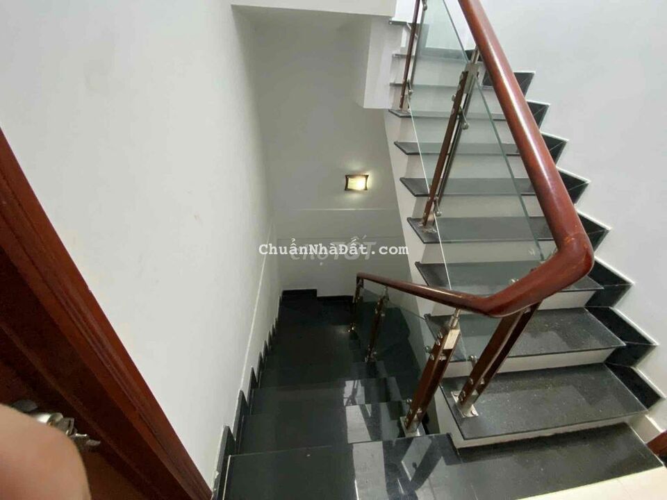 Nhà TX22. 5*20. 1trệt 3lầu. 4pn 5wc. Giá 10tr Nhà TX22. 5*20. 1trệt 3lầu. 4pn 5wc. Giá 10tr