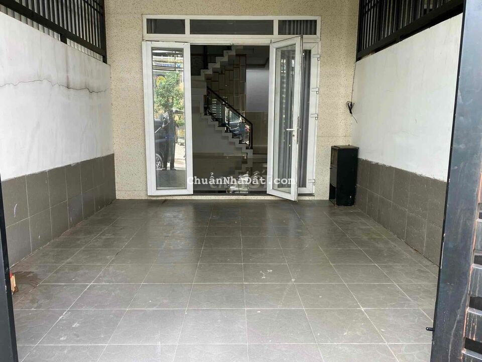 Nhà TX22. 5*20. 1trệt 3lầu. 4pn 5wc. Giá 10tr Nhà TX22. 5*20. 1trệt 3lầu. 4pn 5wc. Giá 10tr