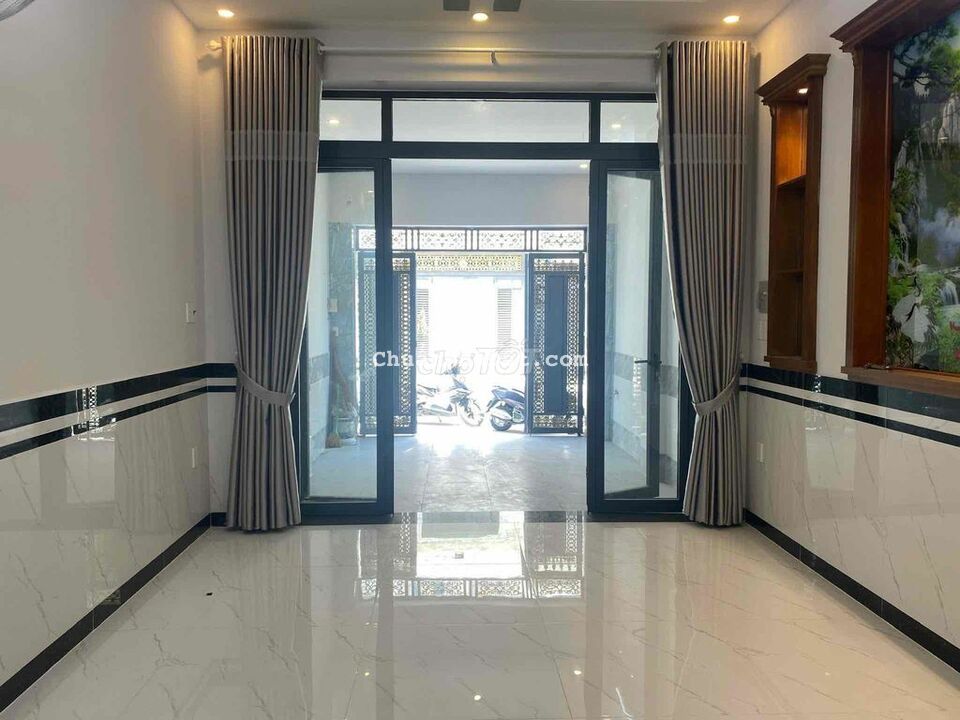 Nhà 2 lầu 4x25 mặt tiền đường nhánh cách bến xe Bus Thới An 200m