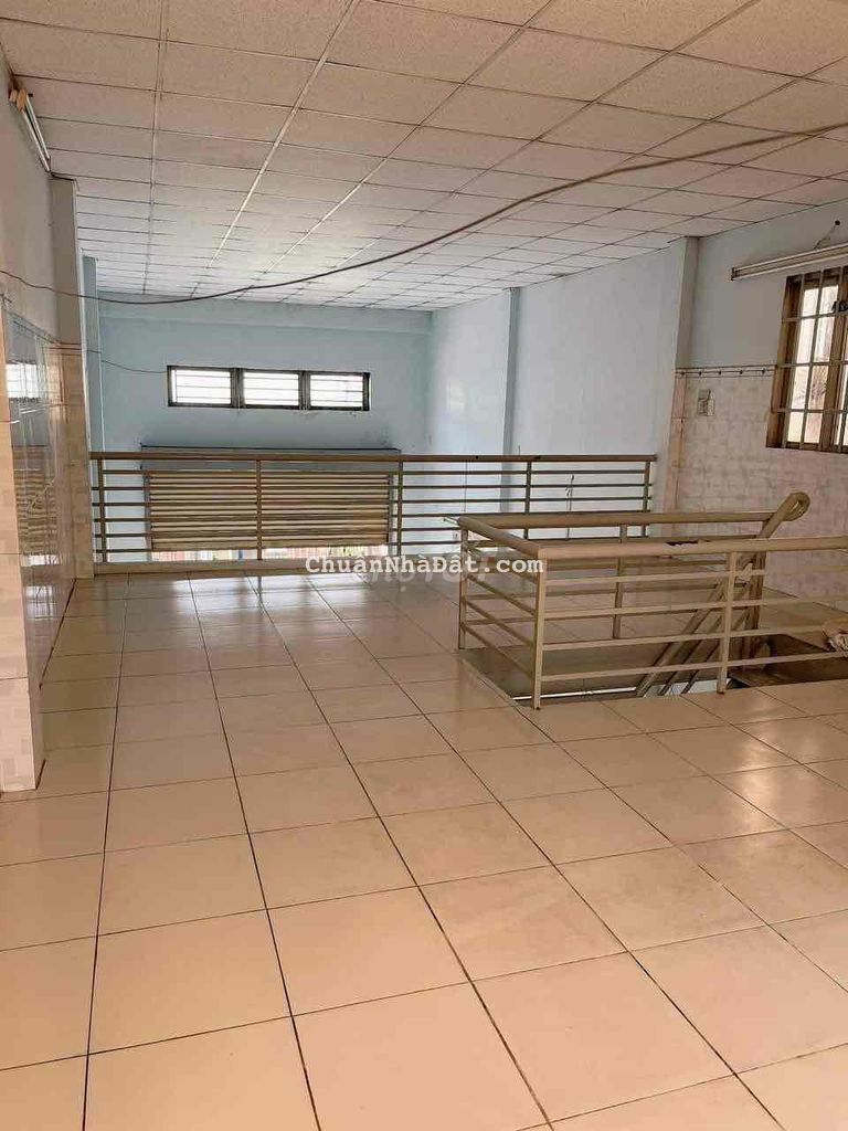 nhà 100m2 /1 pn gác lửng 2 vs dg xe tải