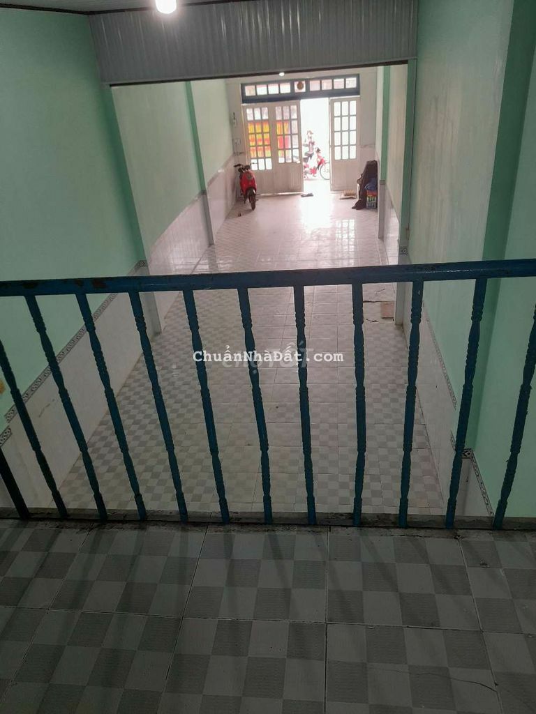 Cho thuê nhà 4×25 trống suôt , có gác lửng  đường 10m , p trung M  Tây