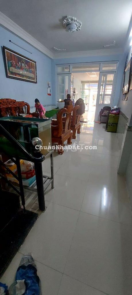 MT KD buôn bán ok.đường xe tải thông dtsd 230m2 3pngu. Vitri đẹp