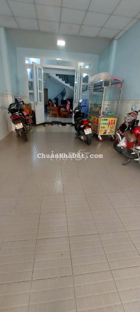 MT KD buôn bán ok.đường xe tải thông dtsd 230m2 3pngu. Vitri đẹp