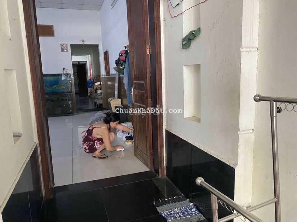 5*30 sân rộng hẻm 8m xe tải đậu cửa có 2pn