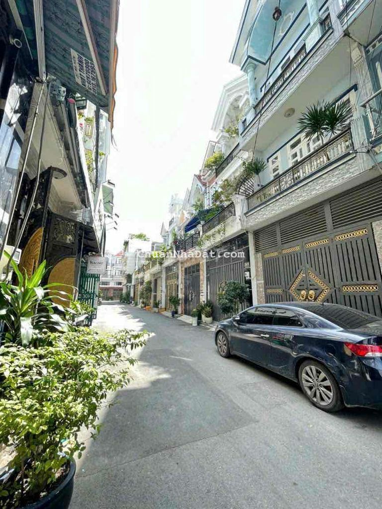 NHÀ ĐÚC ĐẸP GẦN NGUYỄN ẢNH THỦ QUẬN 12 4 lầu 4PN GIÁ 9 triệu