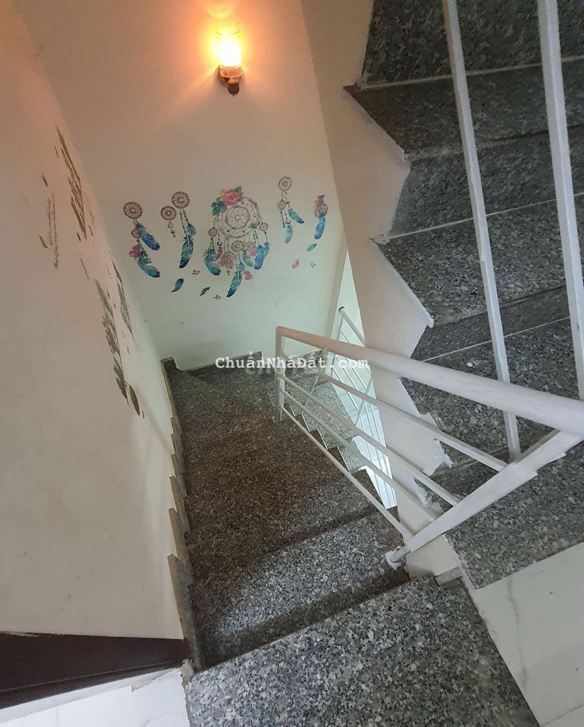 Nhà tô ngọc vân 1 trệt 2 lầu. 3 phòng ngủ Nhà tô ngọc vân 1 trệt 2 lầu. 3 phòng ngủ