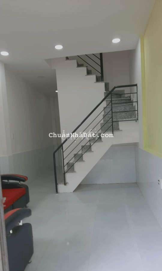 Nhà tô ngọc vân 1 trệt 2 lầu. 3 phòng ngủ Nhà tô ngọc vân 1 trệt 2 lầu. 3 phòng ngủ