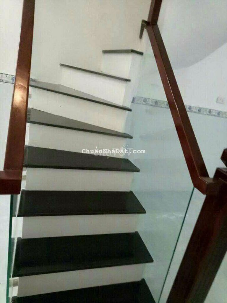 Cho thuê nhà tl 37  2p ngủ 2wc giá 5tr5 còn bớt