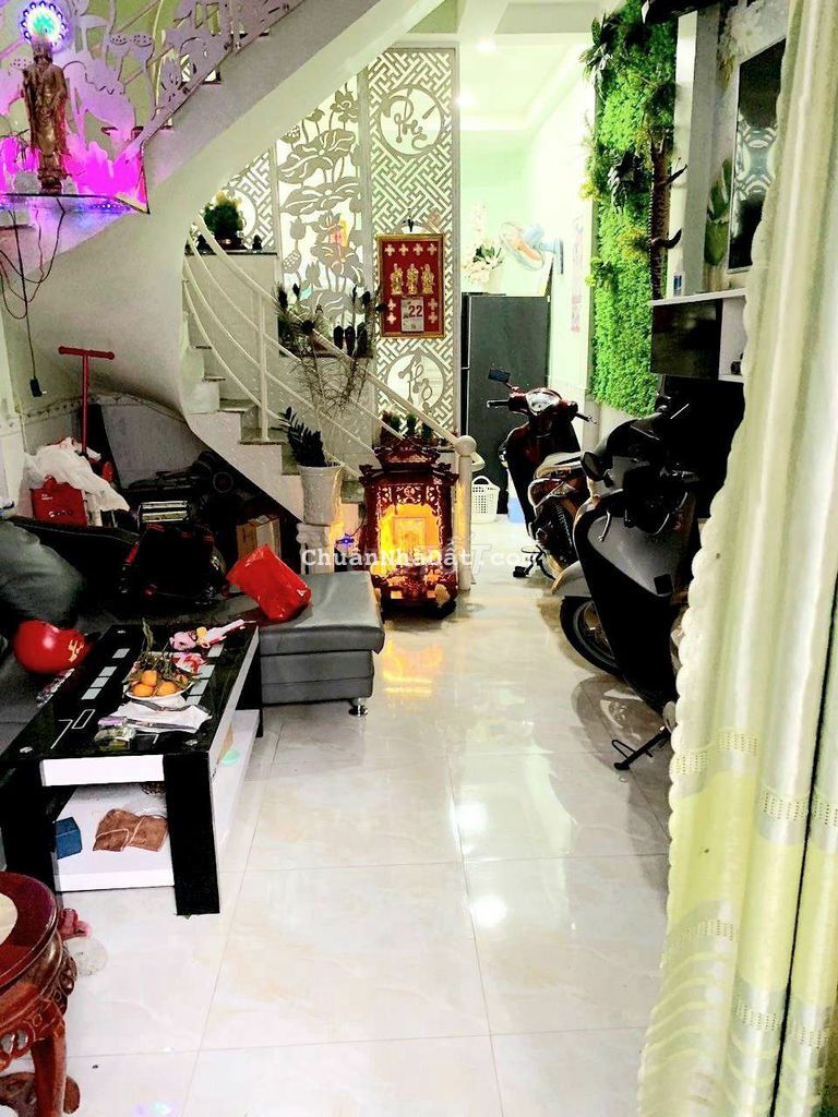 Cho thuê nhà 1/ HT 17 giá 5tr trệt lầu 2 PN 2wc mới sạch sẽ cho GĐ ở.