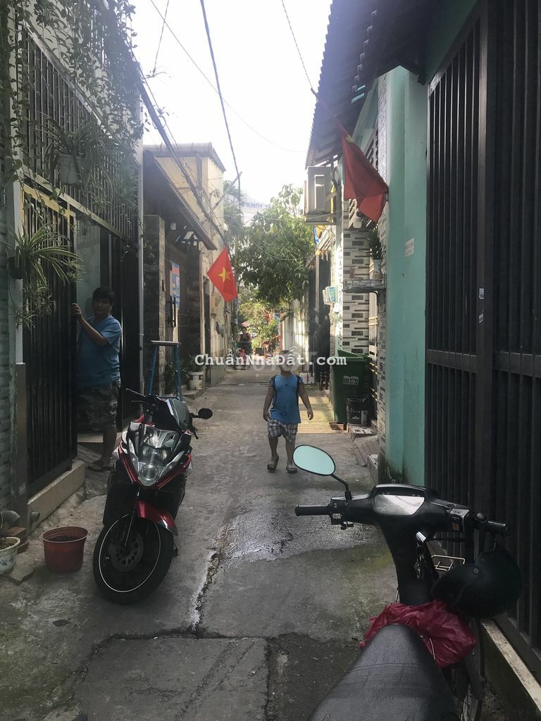 Nhà 1 trệt 2 lầu gần Cc 8XpLus TRChinh hẻm thông ,Phù hợp ở gia đình