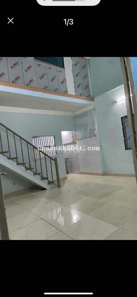 nhà trệt lửng sẵn có máy lạnh