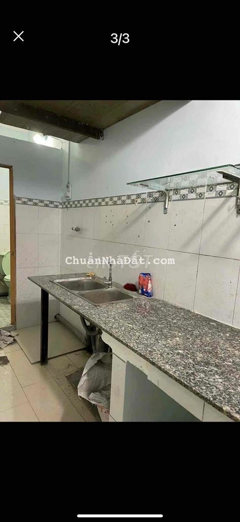 nhà trệt lửng sẵn có máy lạnh