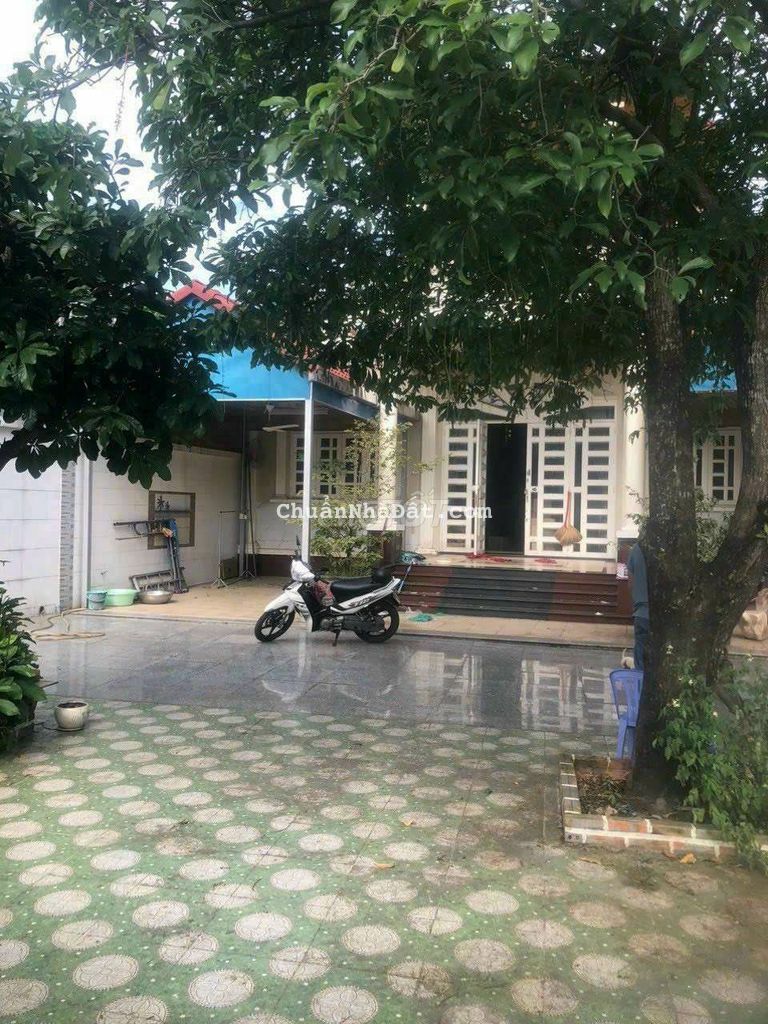 Nhà biệt thự dt 500m2 4pn 4wc sân vườn đường 8m Lê Thị Riêng Q12, 15tr Nhà biệt thự dt 500m2 4pn 4wc sân vườn đường 8m Lê Thị Riêng Q12, 15tr