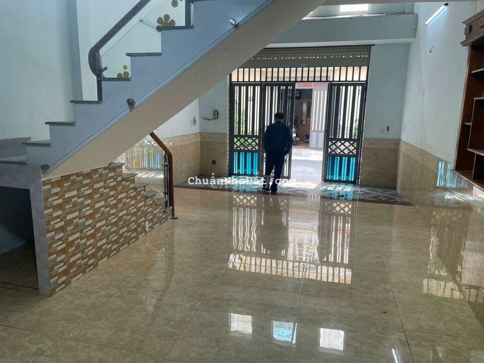 Cho thuê nhà TCH q12 giá 9tr tl 200m 4PN 4wc hxh có lửng vừa ở vừa kd.