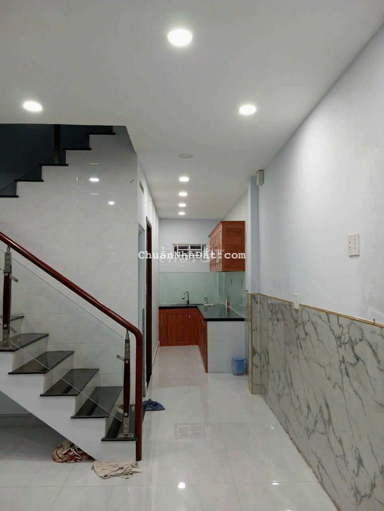 Cho thuê nhà cực đẹp giáp Gò vấp TCH q12 giá 7tr 3PN 2wc hẻm xe hơi