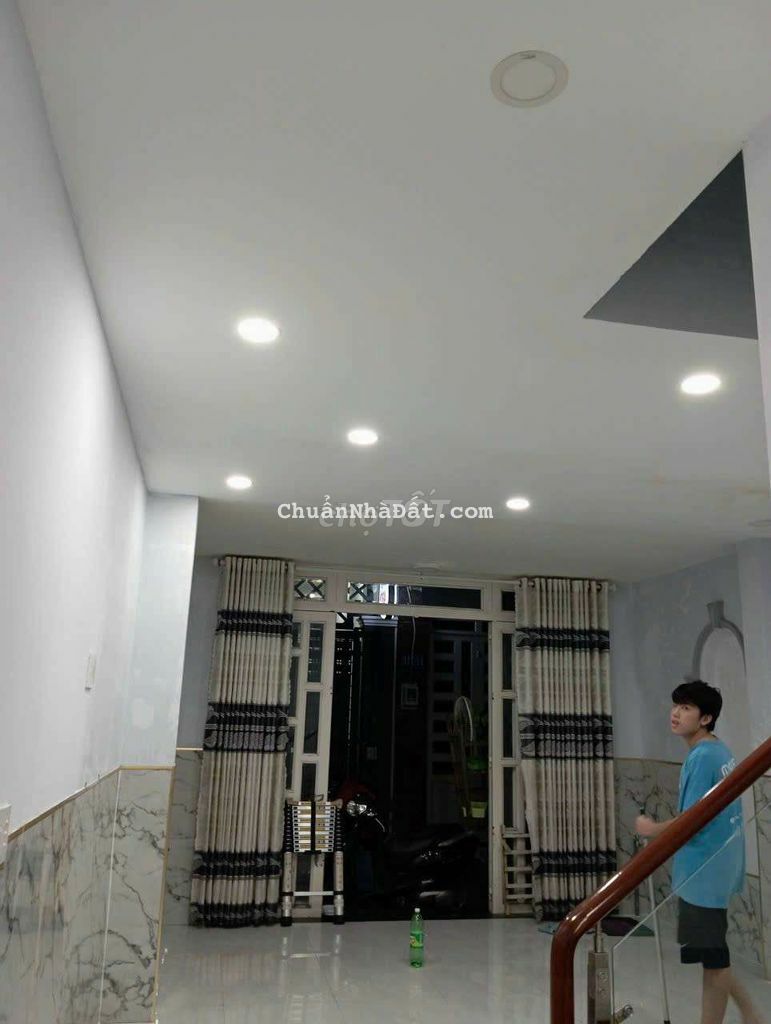 Cho thuê nhà cực đẹp giáp Gò vấp TCH q12 giá 7tr 3PN 2wc hẻm xe hơi