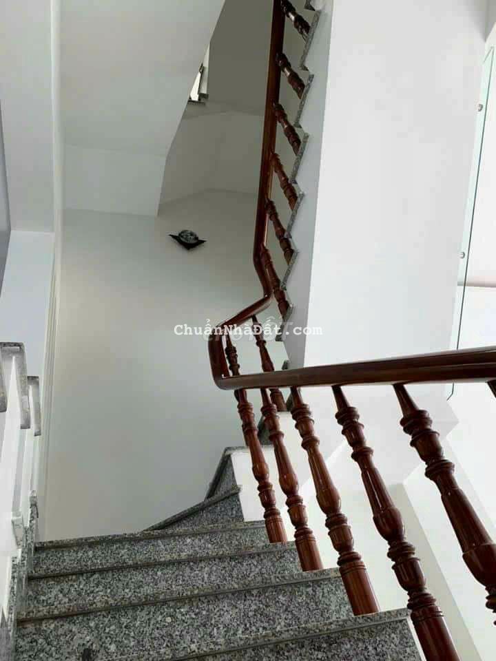 Cho thuê nhà Hiệp thành 180m 2 tầng 4PN 4wc giá 7tr nội thất đẹp hxh .