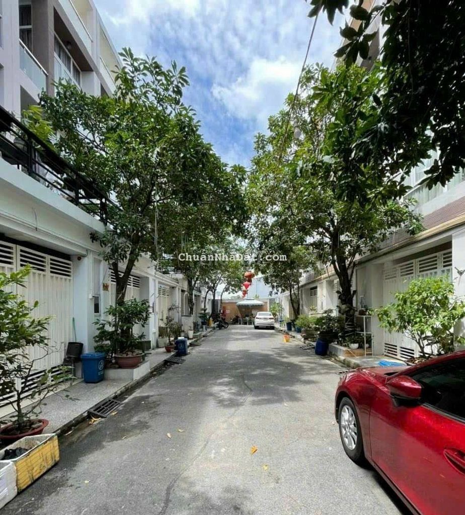 Cho thuê nhà tx25 quận 12 DT 5x14m. 3 phòng ngủ lớn. Hẻm xe tải