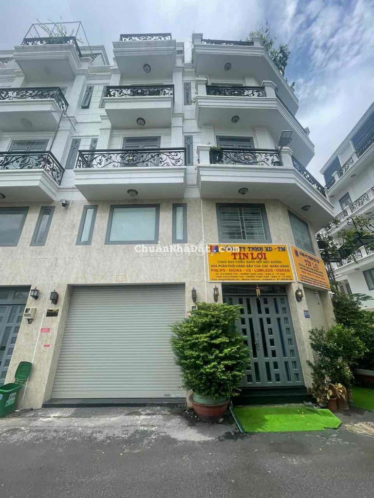 Nhà Full Nội Thất Góc 2 Mặt Tiền Tô Ngọc Vân Làm Vp Quá Đẹp