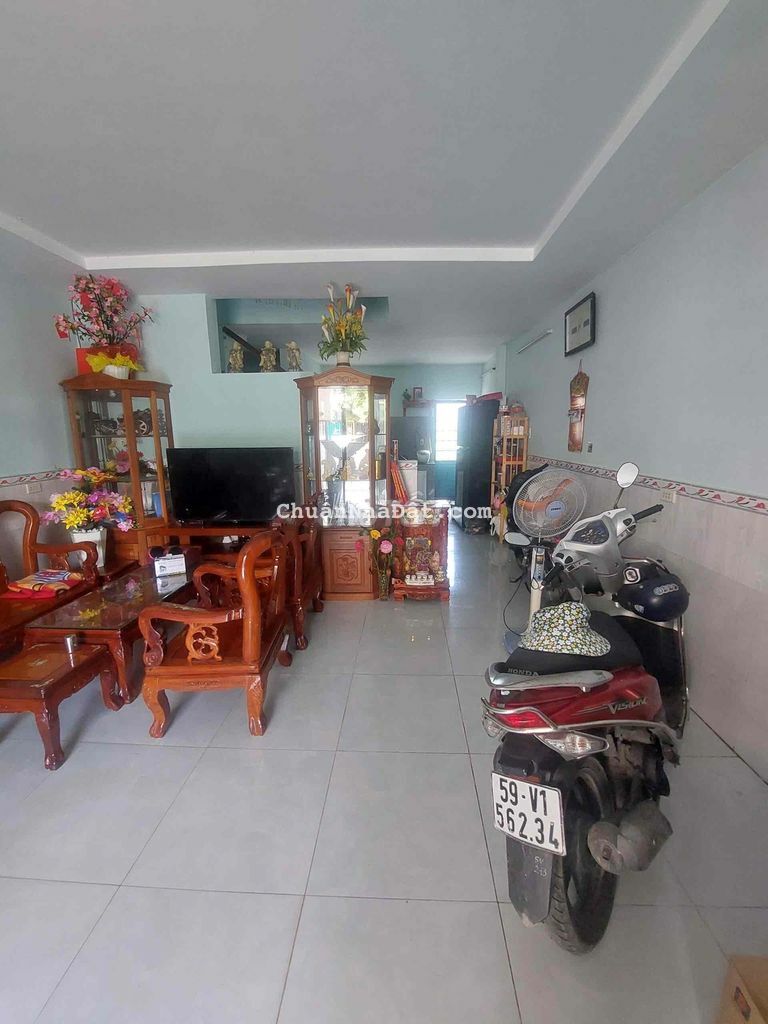 Nhà full nội thất gần ngã tư ga. 5*13. trệt lửng 2pn. Giá 7tr
