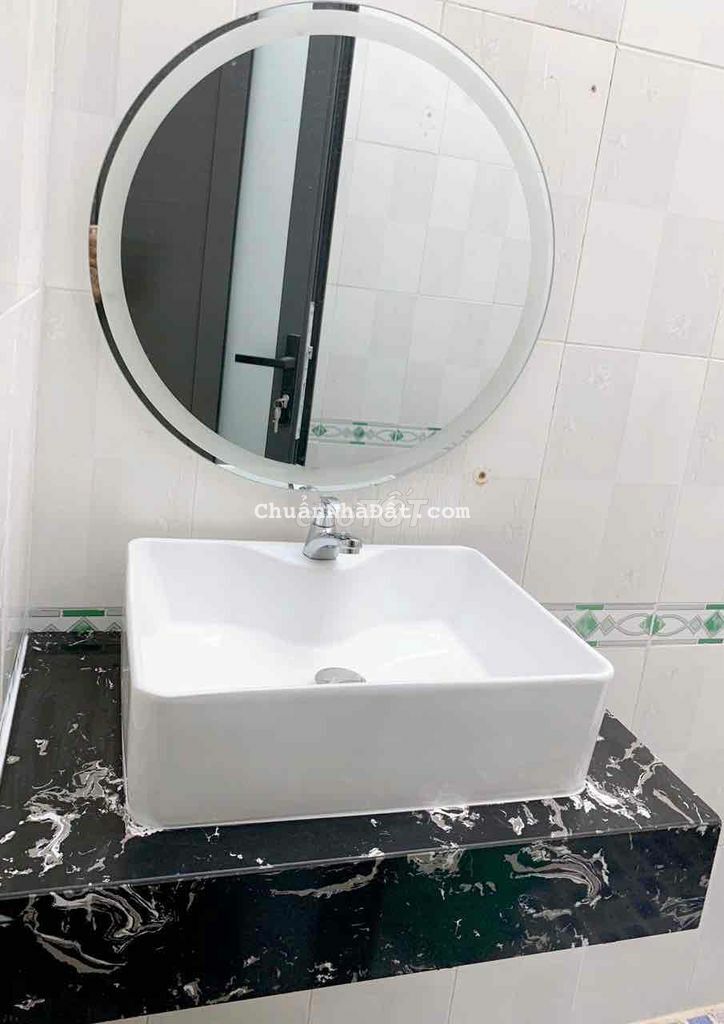 Nhà mới toanh gần Lê Thị Riêng