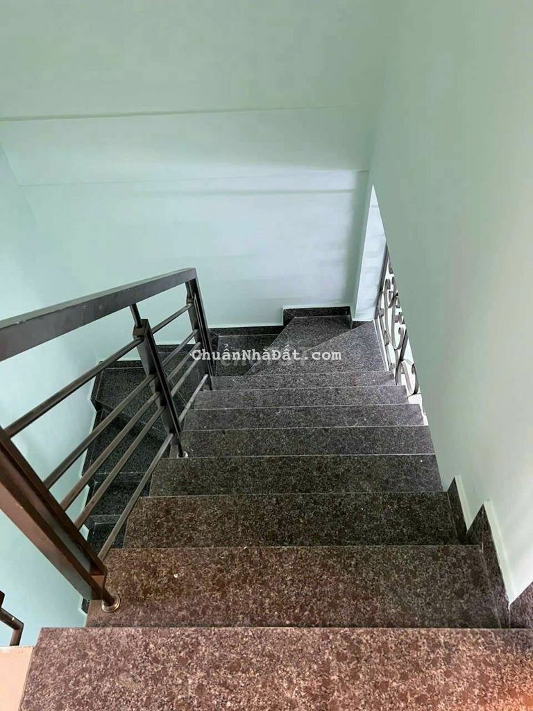 Cho thuê nhà măt tiền giá 8tr 2p ngủ 3wc Cho thuê nhà măt tiền giá 8tr 2p ngủ 3wc