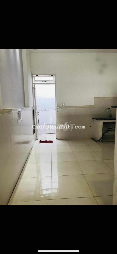 nhà trệt lầu 160m2 2pn 5*16 dg xe hơi sát pm quang trung