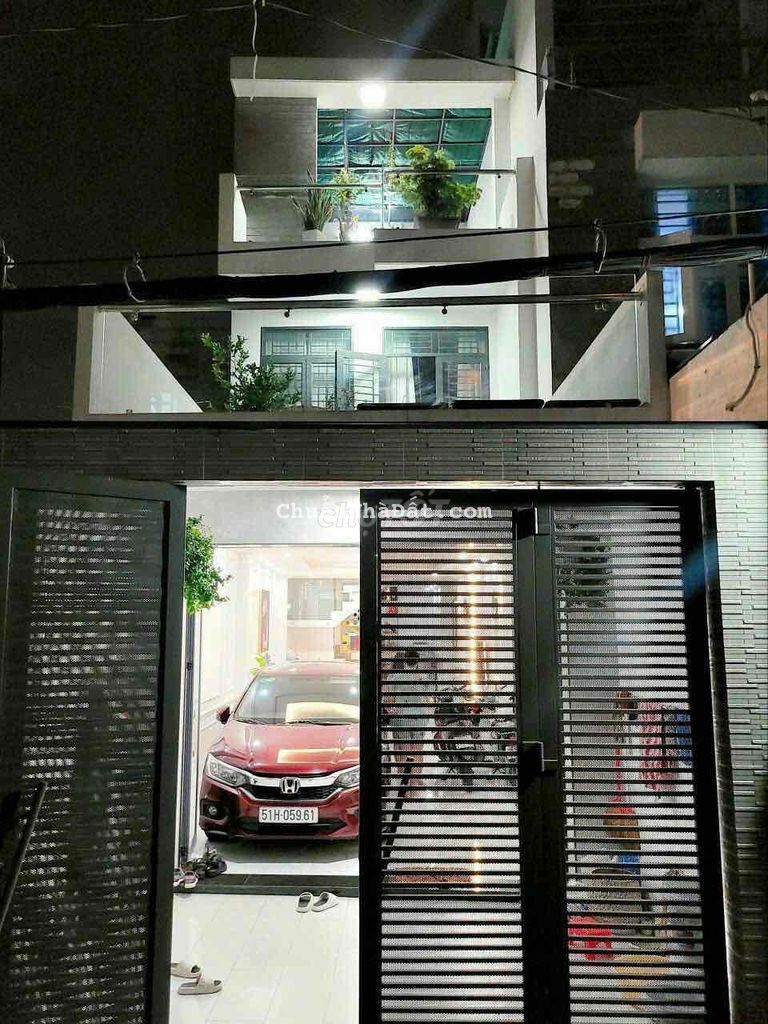 Nhà 2 Lầu Sân Xe Hơi 4PN 5WC Sân Xe Hơi Giá 8Tr