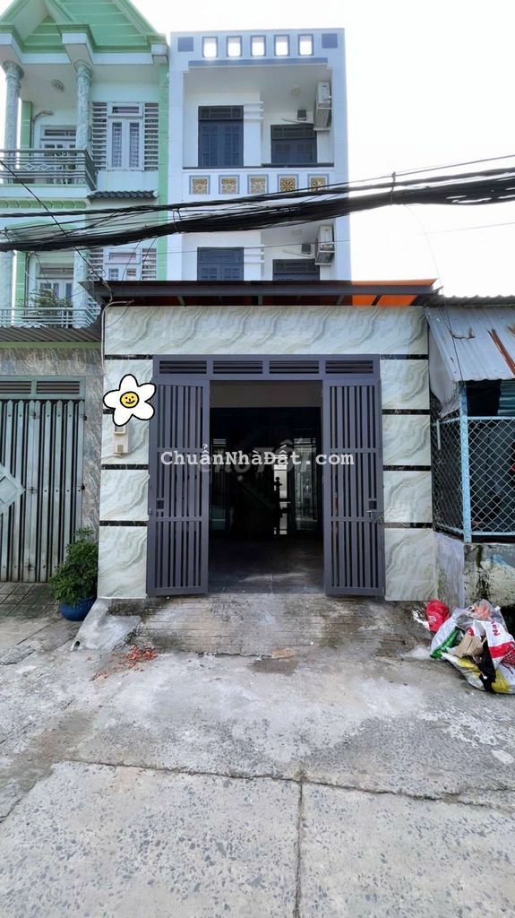 4*17 sân ô tô có 3 máy lạnh, cọc 1thag trệt 2 lầu 3pn hẻm 6m, đẹp mới 4*17 sân ô tô có 3 máy lạnh, cọc 1thag trệt 2 lầu 3pn hẻm 6m, đẹp mới