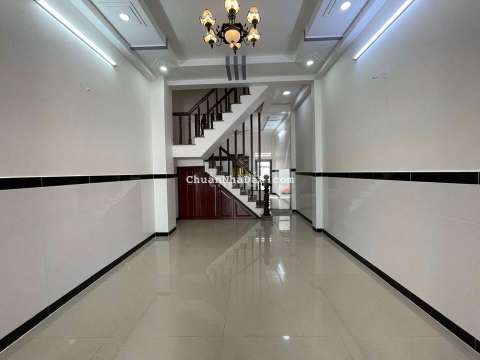 4*17 sân ô tô có 3 máy lạnh, cọc 1thag trệt 2 lầu 3pn hẻm 6m, đẹp mới 4*17 sân ô tô có 3 máy lạnh, cọc 1thag trệt 2 lầu 3pn hẻm 6m, đẹp mới