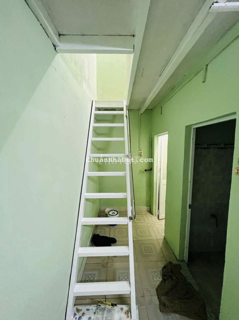 Nhà mới đẹp ngay siêu thị metro q12 cầu vượt tân thới hiệp 5 phòng ngu