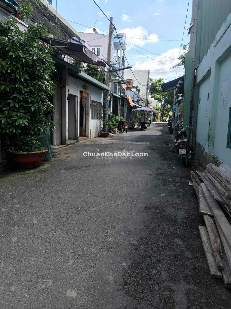 Nhà 1T1L 4,5x18m 3pn,2wc sân xe hơi ở đg Hà Đặc Trung Mỹ Tây Q12 Nhà 1T1L 4,5x18m 3pn,2wc sân xe hơi ở đg Hà Đặc Trung Mỹ Tây Q12