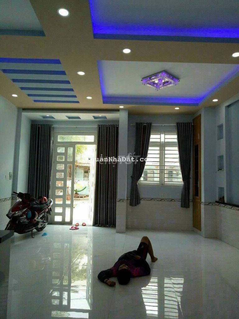 Cho thuê nhà đẹp TCH q12 giá 8tr 3 tầng 4PN 3wc sân thượng hẻm 8m thôn Cho thuê nhà đẹp TCH q12 giá 8tr 3 tầng 4PN 3wc sân thượng hẻm 8m thôn