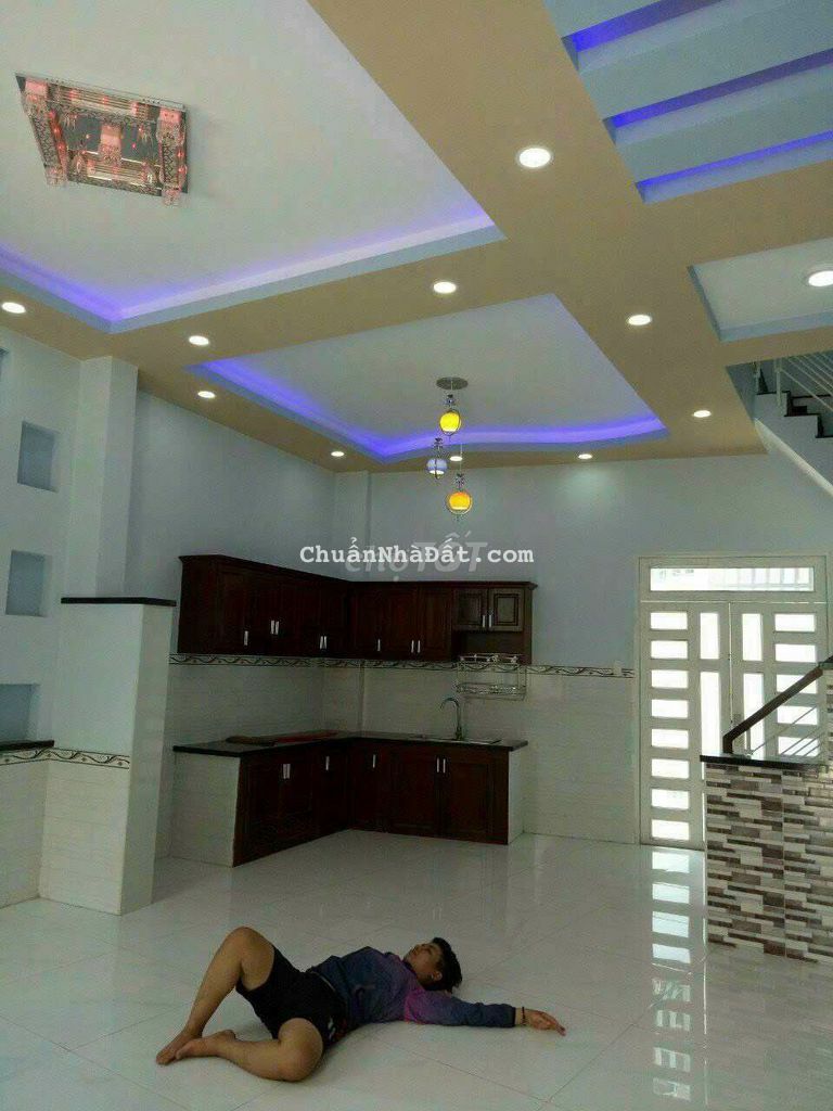 Cho thuê nhà đẹp TCH q12 giá 8tr 3 tầng 4PN 3wc sân thượng hẻm 8m thôn Cho thuê nhà đẹp TCH q12 giá 8tr 3 tầng 4PN 3wc sân thượng hẻm 8m thôn