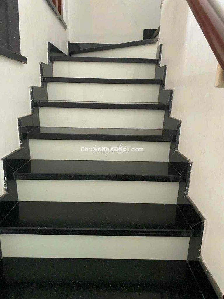 NHÀ ĐÚC 3 LẦU HẺM NHỰA NGAY CHỢ HẠT ĐIỀU QUẬN 12 270M 4PN GIÁ 8,5 TRIE NHÀ ĐÚC 3 LẦU HẺM NHỰA NGAY CHỢ HẠT ĐIỀU QUẬN 12 270M 4PN GIÁ 8,5 TRIE